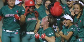 Jugadoras de la selección mexicana de softbol