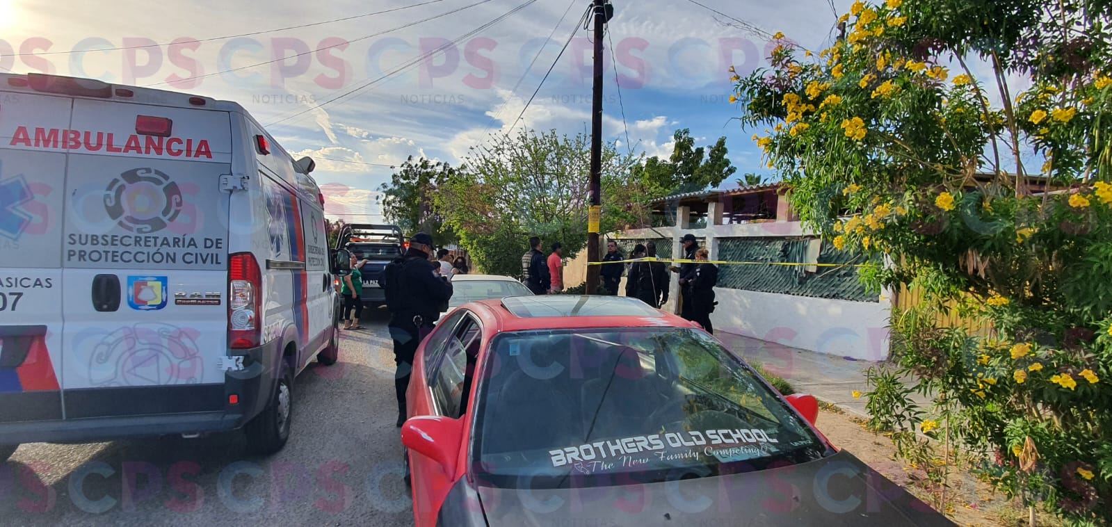 Ambulancia afuera de un domicilio