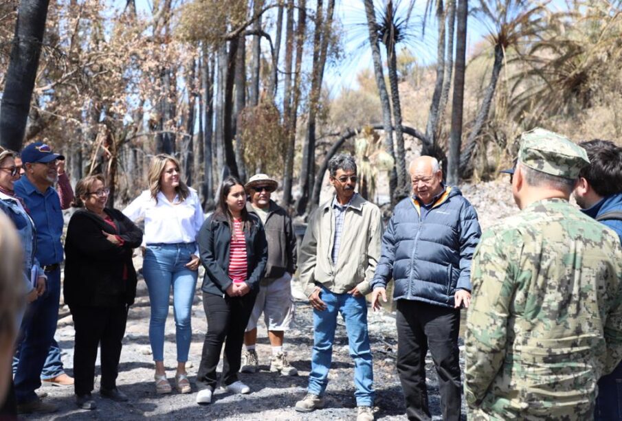 El gobernador de Baj California Sur recorriendo la comunidad de El Patrocinio