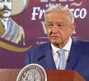 AMLO en mañanera criticando a PJ