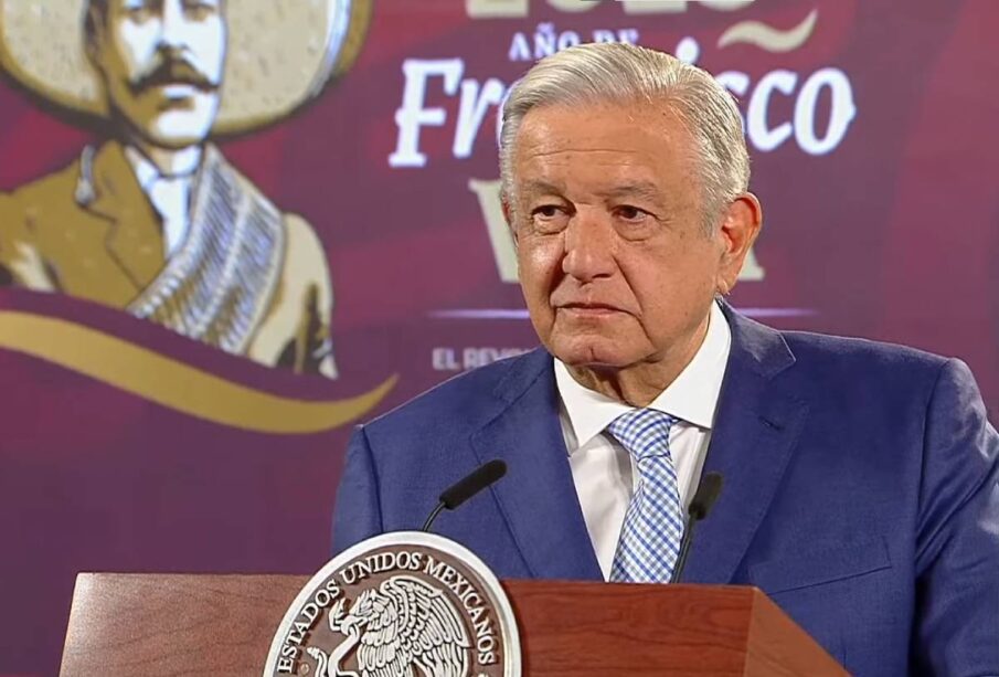 AMLO en mañanera criticando a PJ