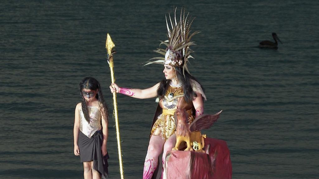 Actividad artística en el malecón de La Paz en las Fiestas de Fundación.