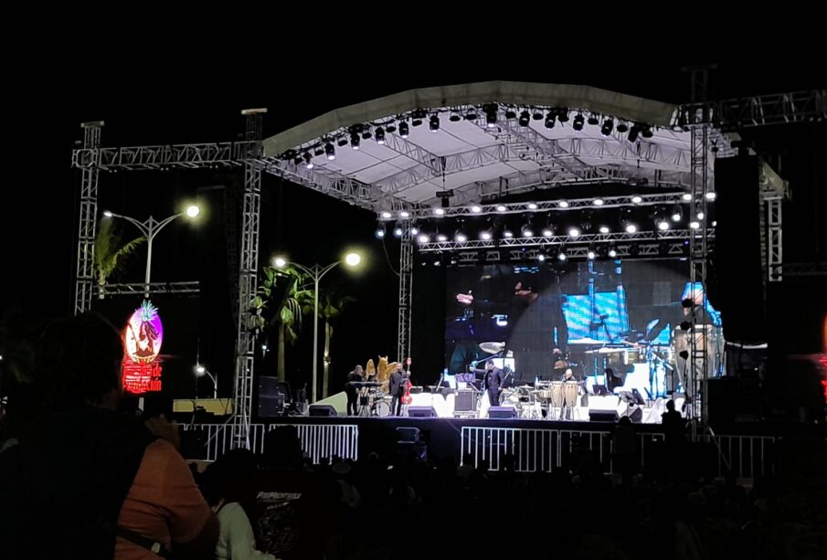 Cantantes en la celebración de las Fiestas de Fundación de La Paz.