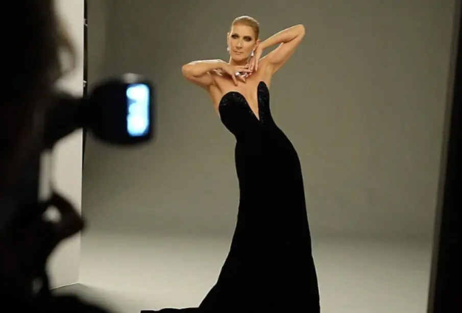 Celine Dion en sesión de fotos.