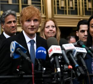 Ed Sheeran hablando con medios tras ganar juicio