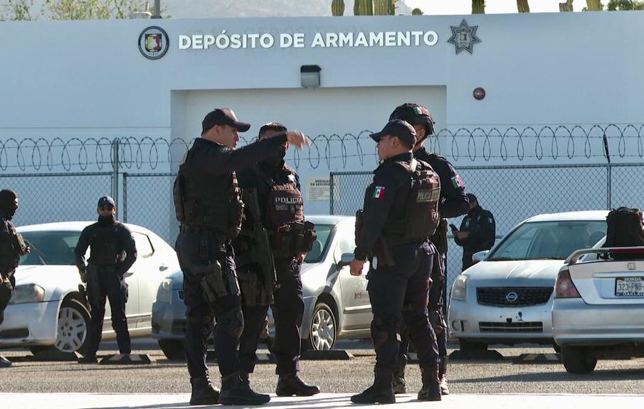 Elementos de la Policía Municipal de La Paz.