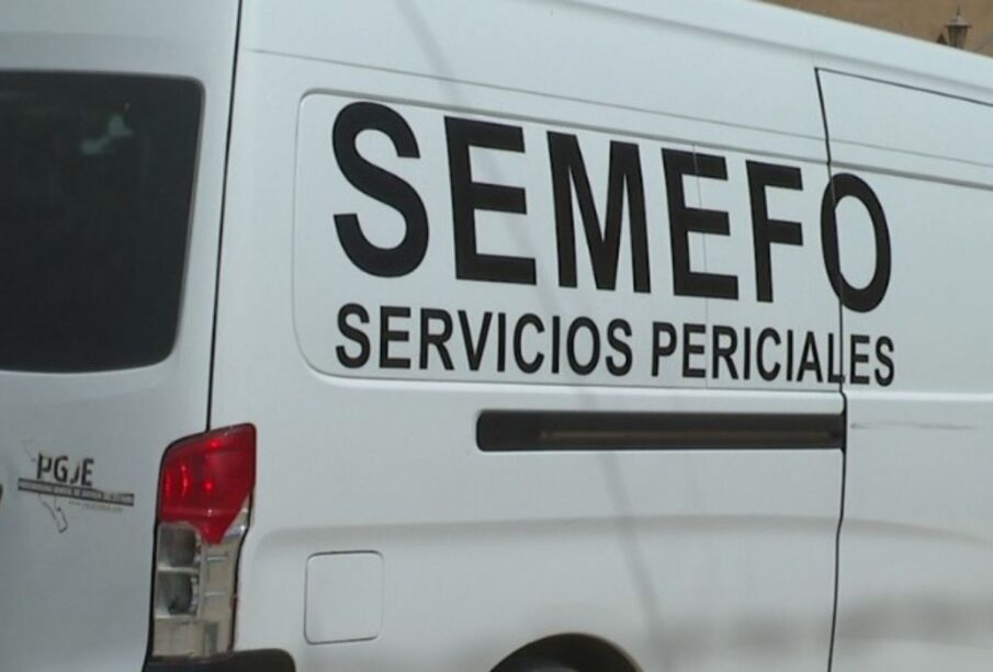 Camioneta de Semefo