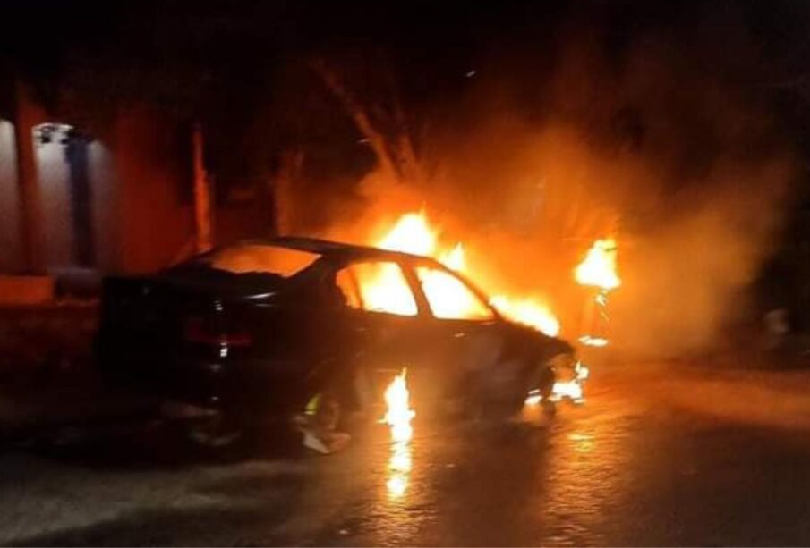 Incendio en las calles Del Mar entre Del Huerto y Arroyo