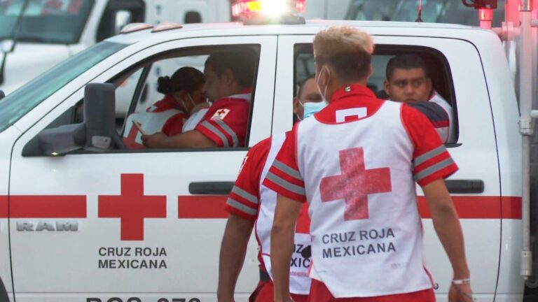 Integrantes de la Cruz Roja