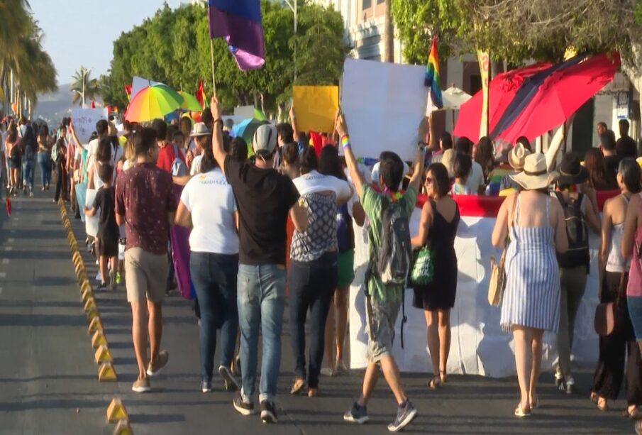 Marcha LGBT en BCS