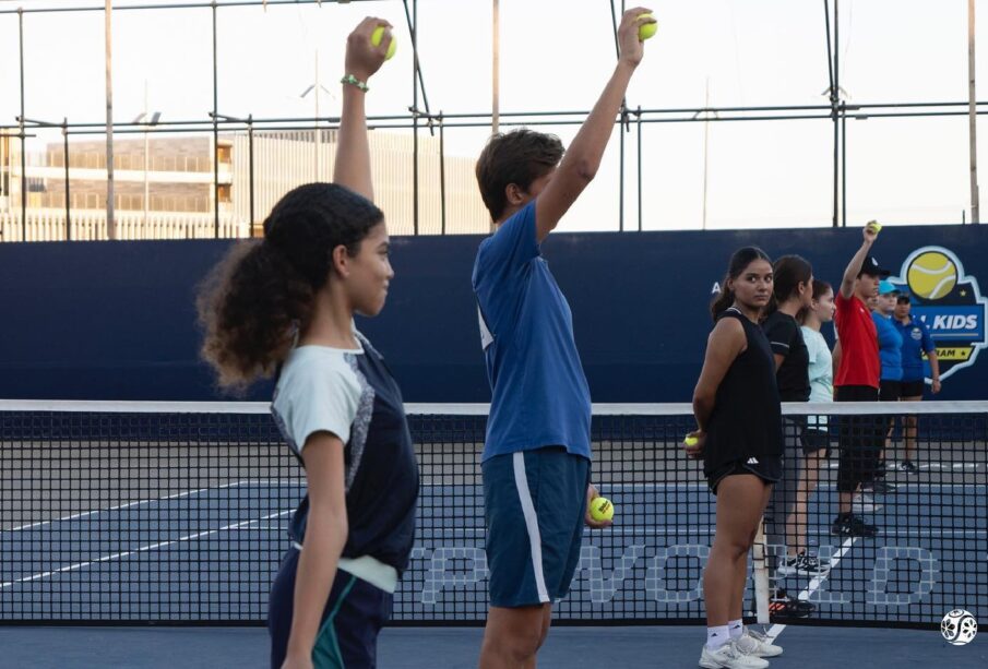 Niños durante el primer día de pruebas del ball kids en el Cabo Sport Complex.