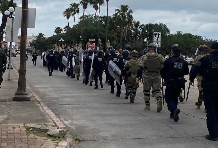 Texas pide ayuda para combatir la crisis fronteriza bajo la que se encuentra