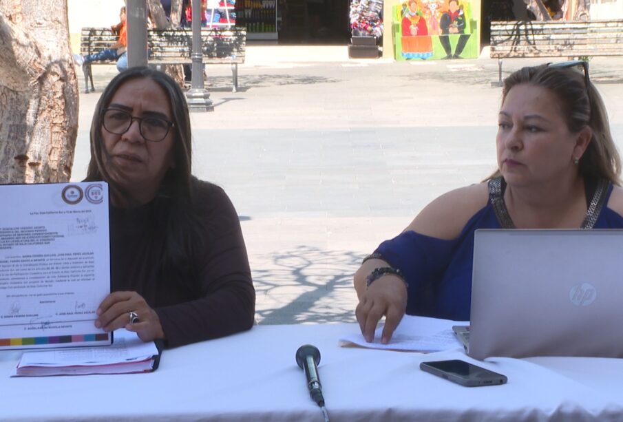 Representantes de la Red de Mujeres Exparlamentarias de Baja California Sur.