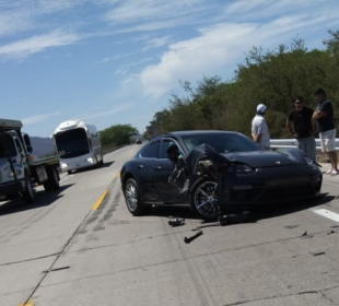 Auto destrozado de Pancho Barraza