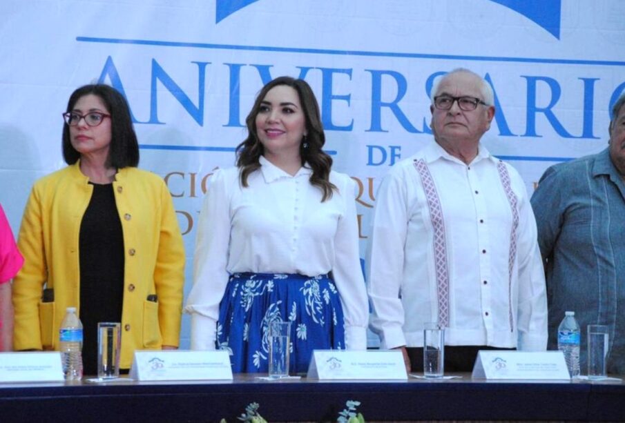 Funcionarios celebran aniversario 30 de Loreto