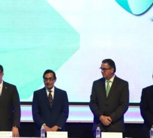 El secretario de Hacienda y Crédito Público, Rogelio Ramírez de la O, participó en la 32 Convención de Aseguradores AMIS