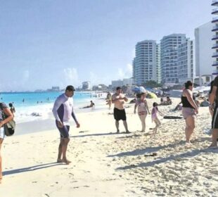 Turistas en Cancún, México