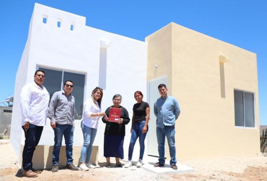 INVI entrega viviendas en Los Cabos