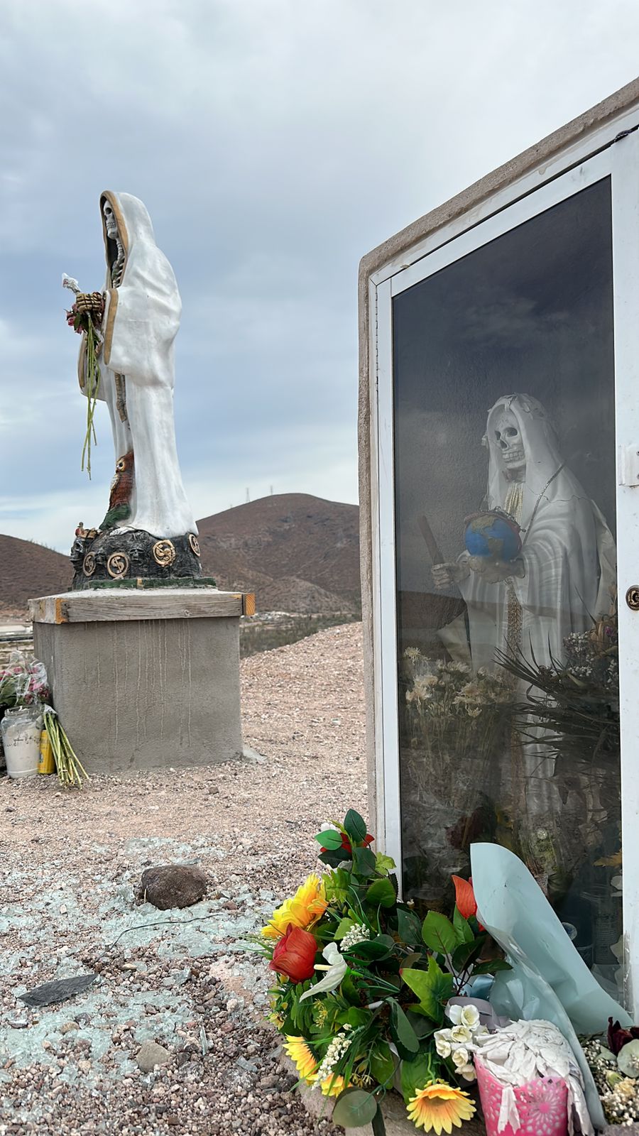 Colocan Santa Muerte en playa de La Paz