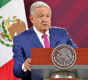 AMLO en mañanera respaldando a gobernador de Veracruz