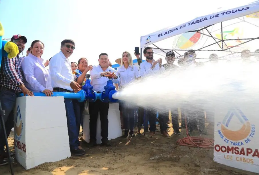 Alcalde de Los Cabos, Oscar Leggs en la inauguración del pozo Eureka II en La Ribera.
