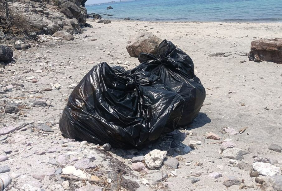 Basura en playa La Concha.