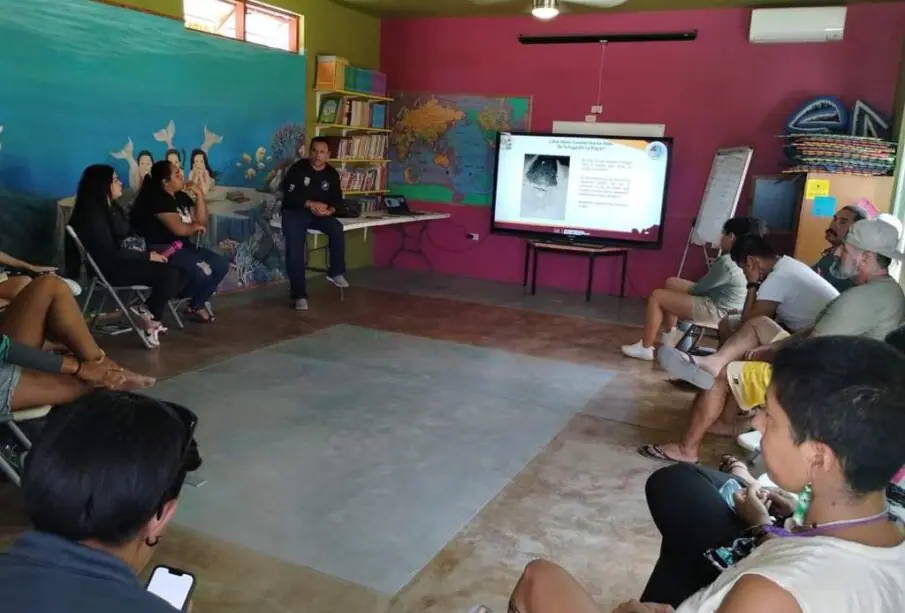Capacitación a grupo de monitores de Protest.