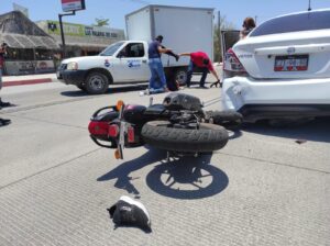 Choque de motocicleta con vehículo en La Paz