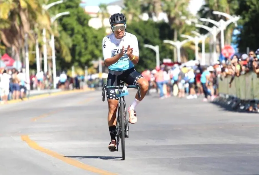 el atleta sudcaliforniano Alejandro Madueño comenta cómo modifica sus rutinas derivando del cambio de clima