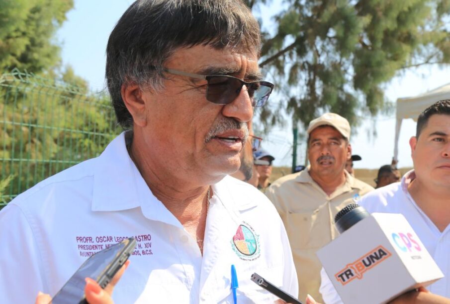 El presidente municipal de Los Cabos, Oscar Leggs Castro anunciando trabajos en La Ribera y Cabo Pulmo