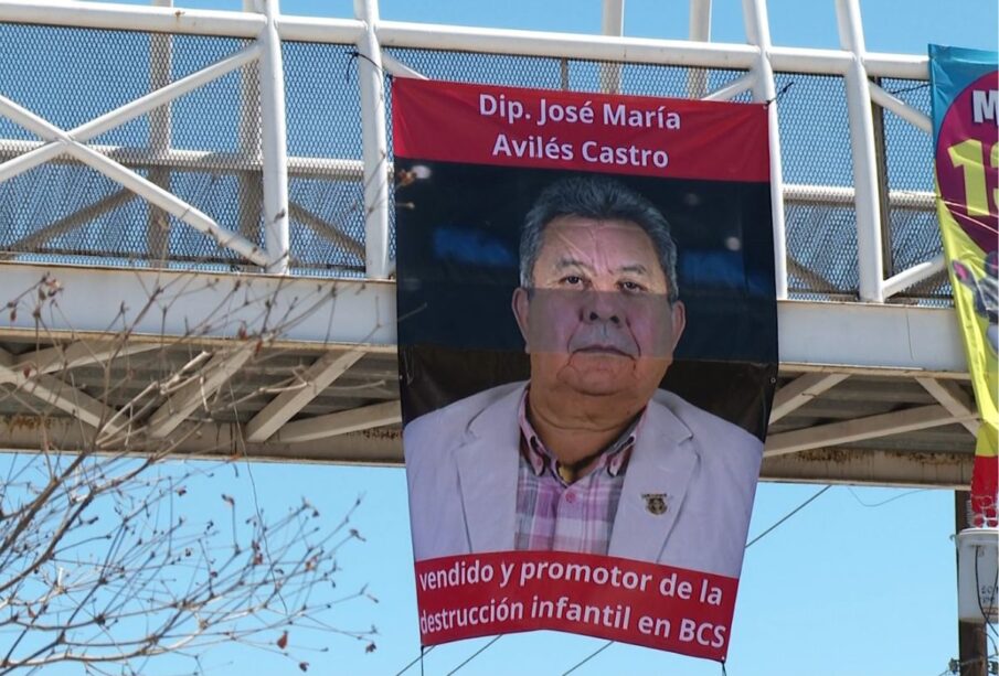 Lona de José María Avilés