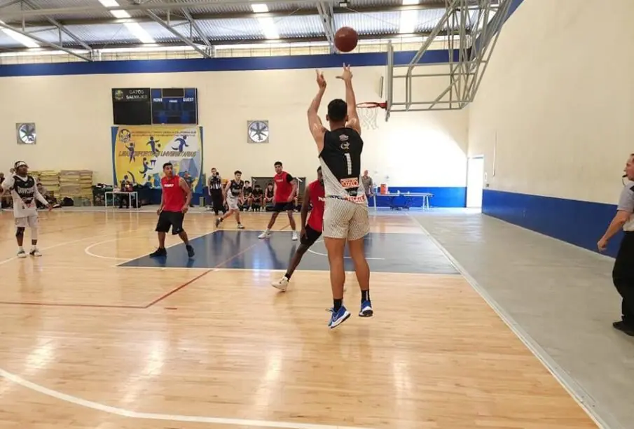 Equipo Guaycuras de La Paz en el Circuito de Baloncesto del Pacífico.