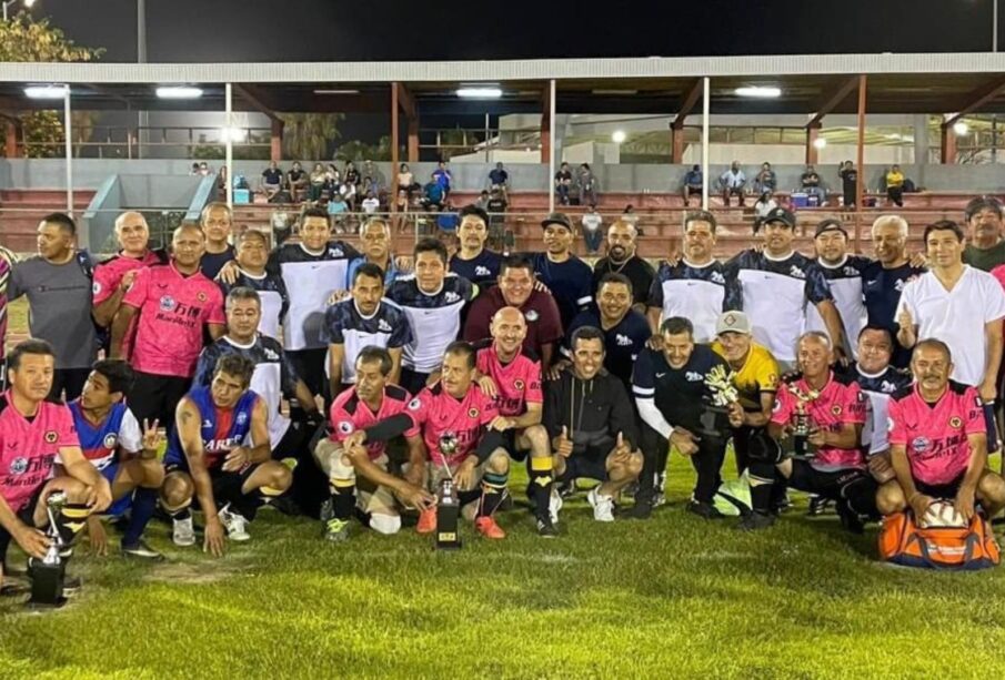 Equipo Real Picacho en la Liga Máster de Fútbol.