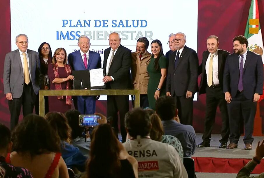 Firma de convenio entre IMSS-Bienestar y Estados en Palacio