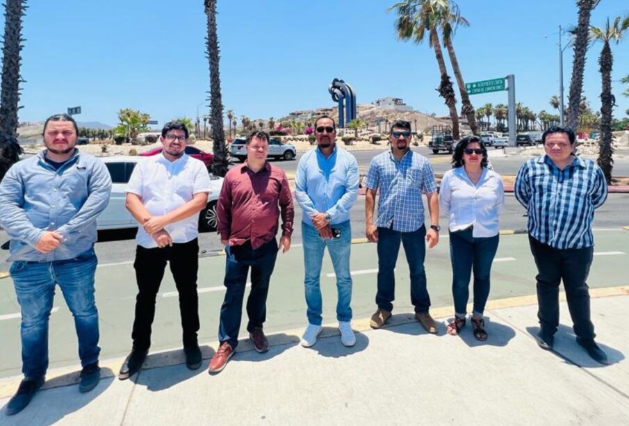 Integrantes de la Mesa de Movilidad de Los Cabos en la Glorieta de FONATUR.