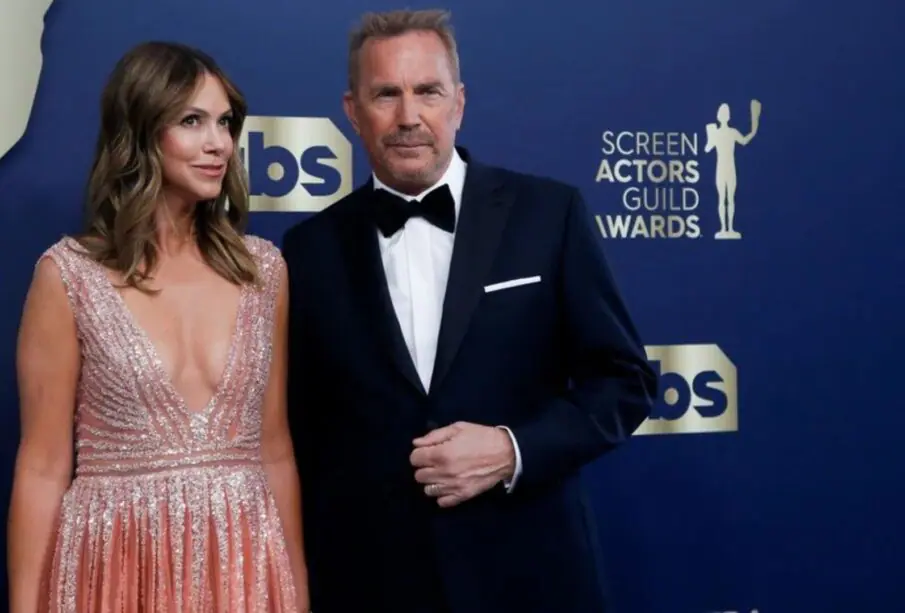 Kevin Costner y Christine Baumgartner.