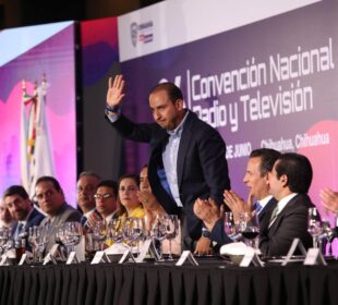 Marko Cortés en Convención Nacional de Radio y Televisión