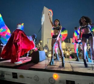 Miembros de la comunidad LGBT durante el Pride 2023 en Los Cabos.