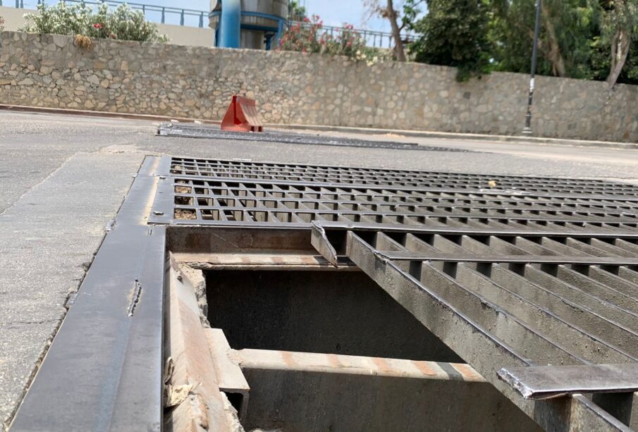 Rejillas rotas en el Centro de San José del Cabo