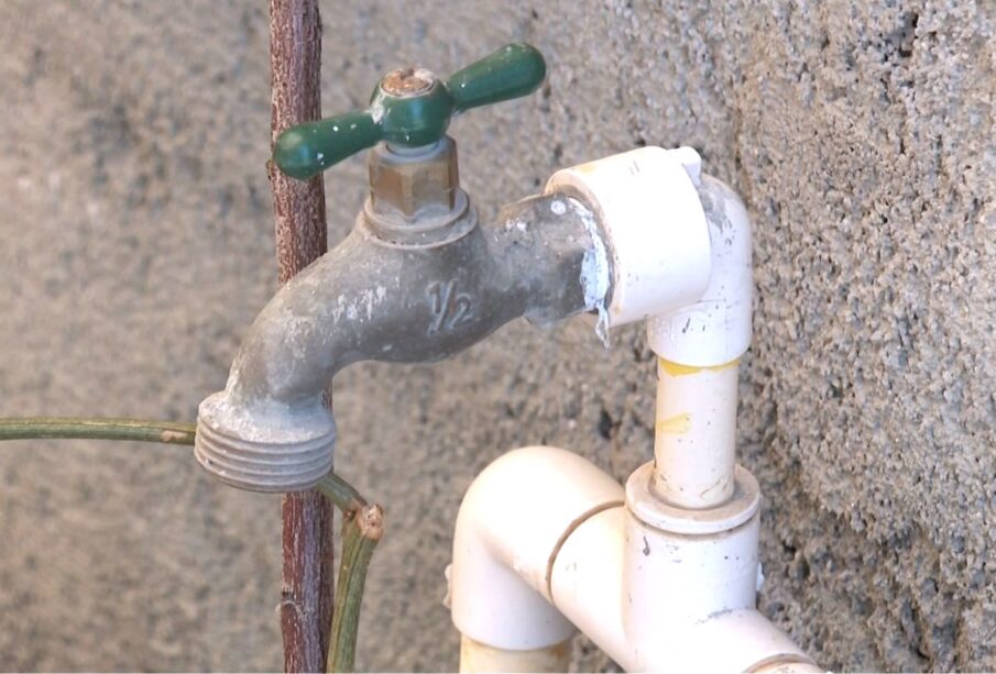 Falta de agua en zona de Indeco, La Paz, BCS