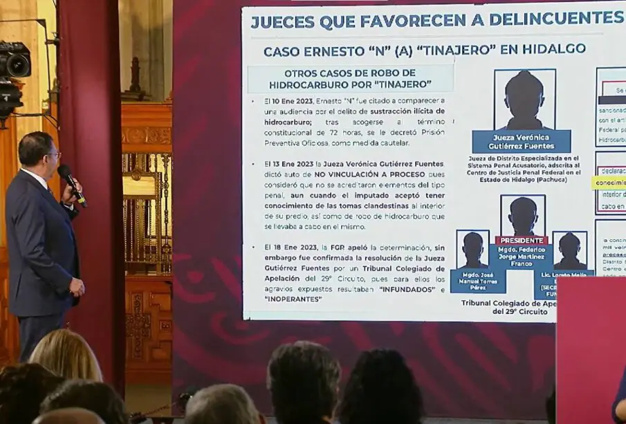 Subsecretario de seguridad exponiendo jueces