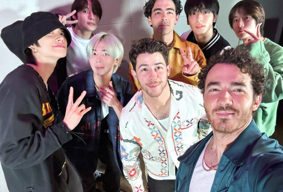 TXT y Jonas Brothers