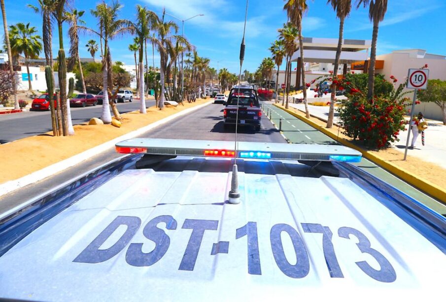 Unidades de la Policía Municipal durante recorridos en Los Cabos.