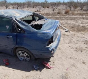 carro dañado por volcadura