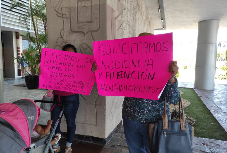 manifestación de colonos por falta de servicios