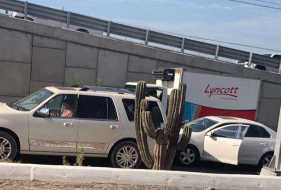 Accidente automovilístico sobre la carretera Transpeninsular.