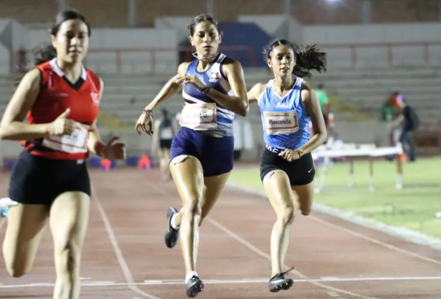 Atletas durante competencia en los Nacionales CONADE 2023