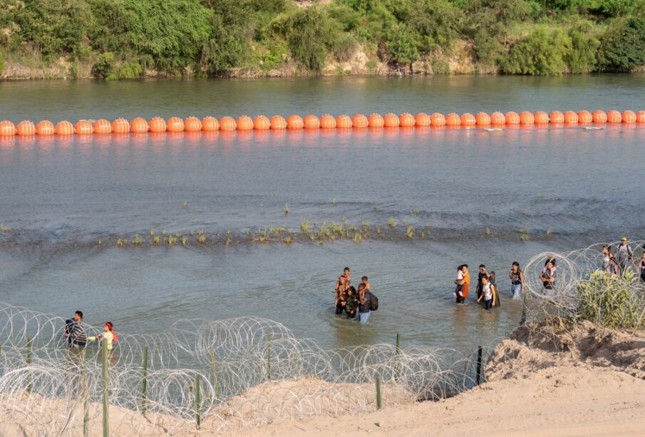 Boyas en Río Bravo es "politiquería y publicidad vulgar" dice AMLO