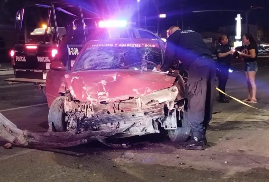 Carro desecho por choque