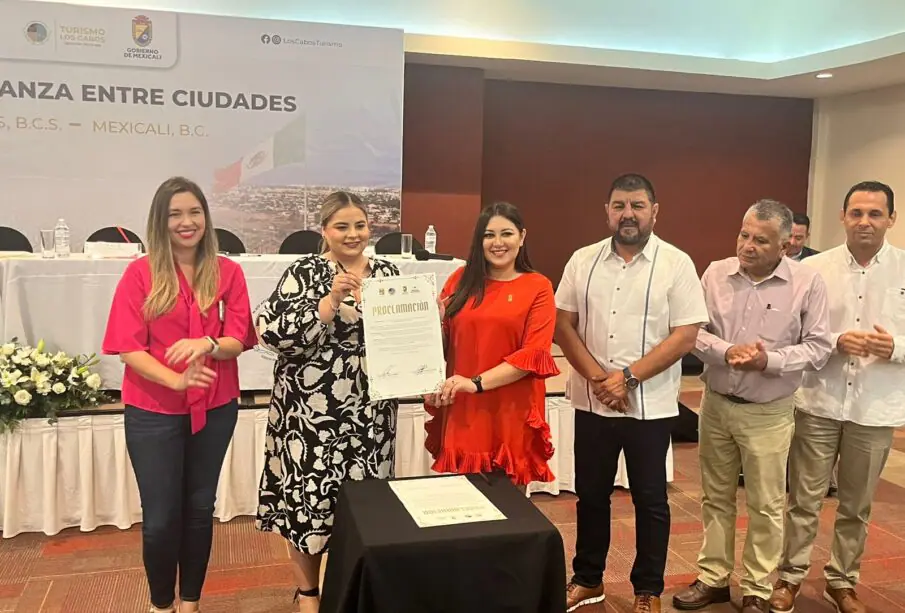 Firma de alianza entre Mexicali y Los Cabos.
